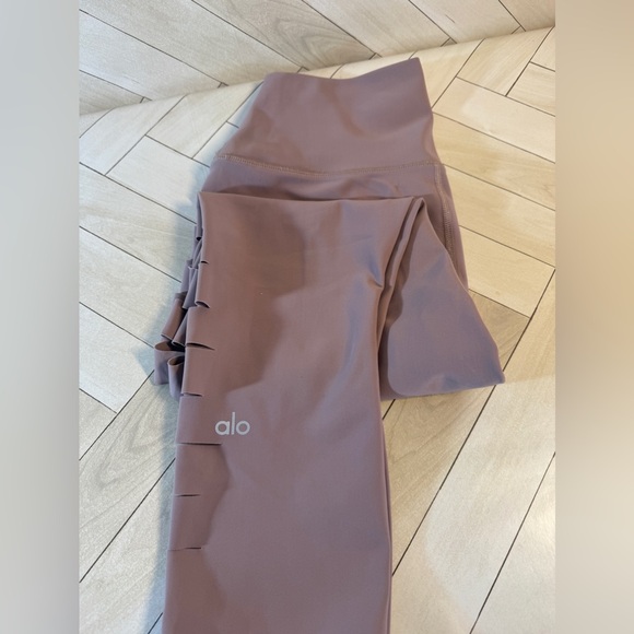 Alo size medium - Picture 1 of 7